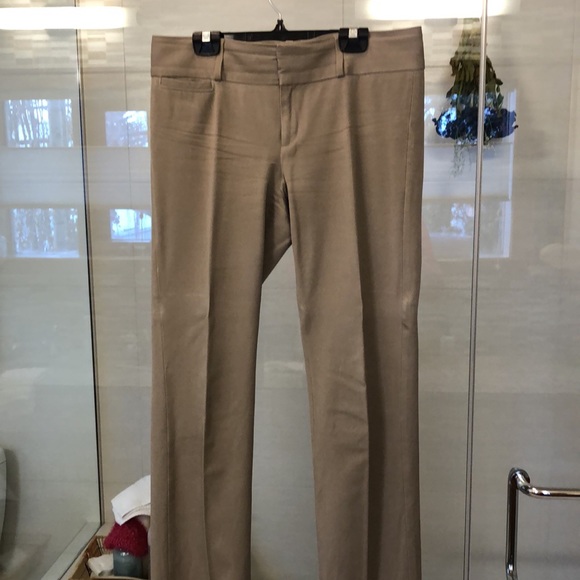 Size 8 Banana Republic Sloan fit stretch pant in putty. - Picture 3 of 5